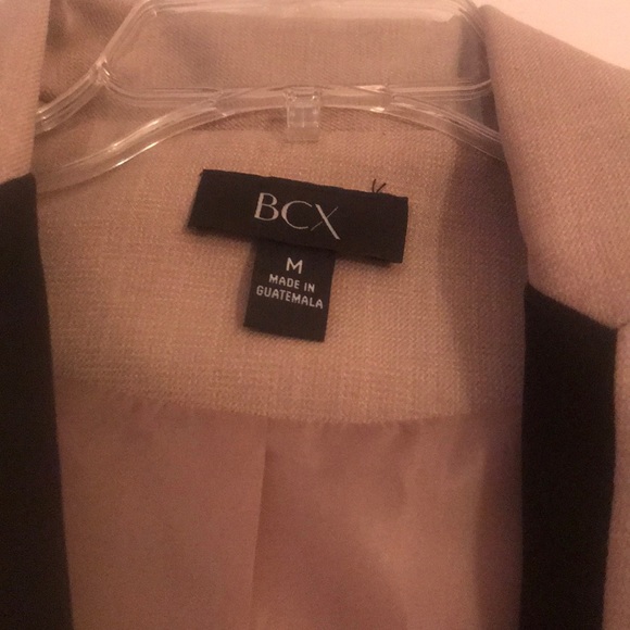 Tan women’s blazer - Picture 2 of 3